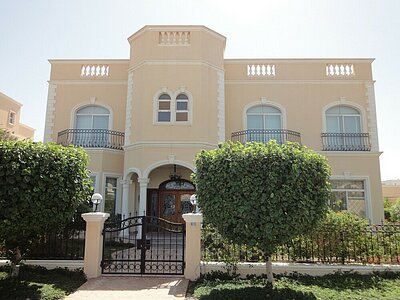 Large 5 Bedroom Compound Villa For Rent in Saar