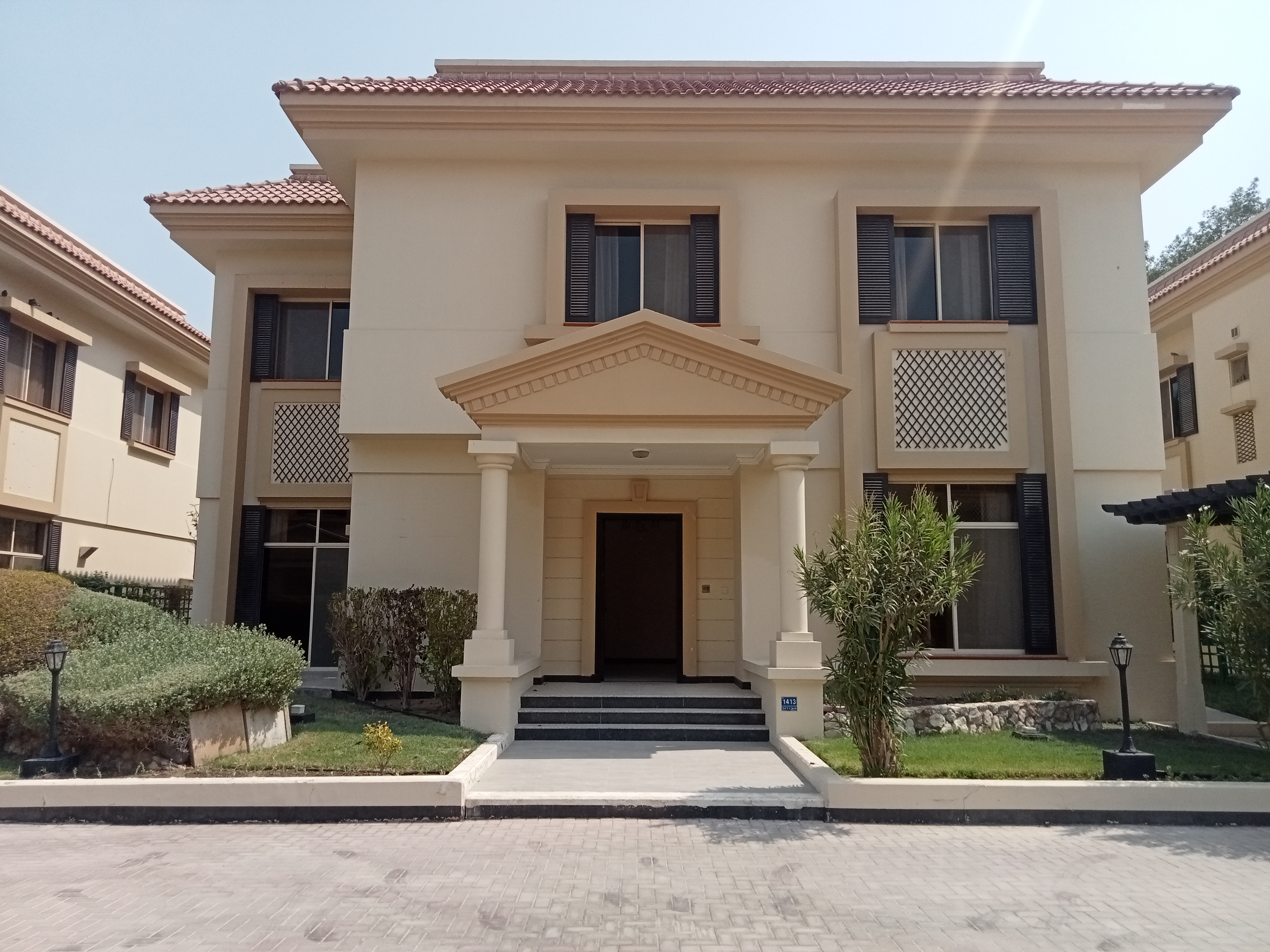 Luxury 4 Bedroom Villa in Compound Garden